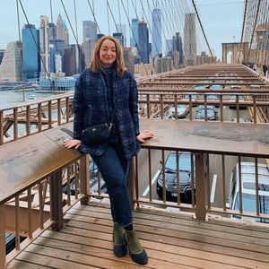 Meet your Posher, Aryna